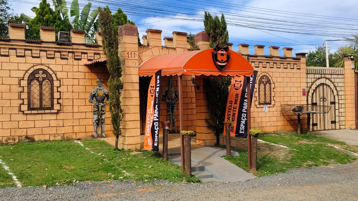 Fachada do Castelo de Monte Mor